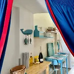 Tatil Evi Vista Mare Su Tre Piani Con Giardino