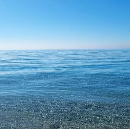 Vista Mare Su Tre Piani Con Giardino Semesterbostad Falerna
