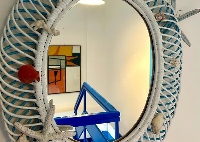 Vista Mare Su Tre Piani Con Giardino Semesterbostad