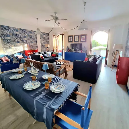 Nyaraló Beachfront Villa With Private Beach Access - Free Parking Falerna