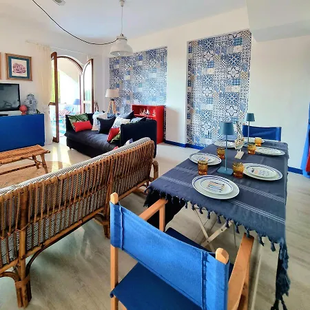 Beachfront Villa With Private Beach Access - Free Parking Nyaraló Falerna
