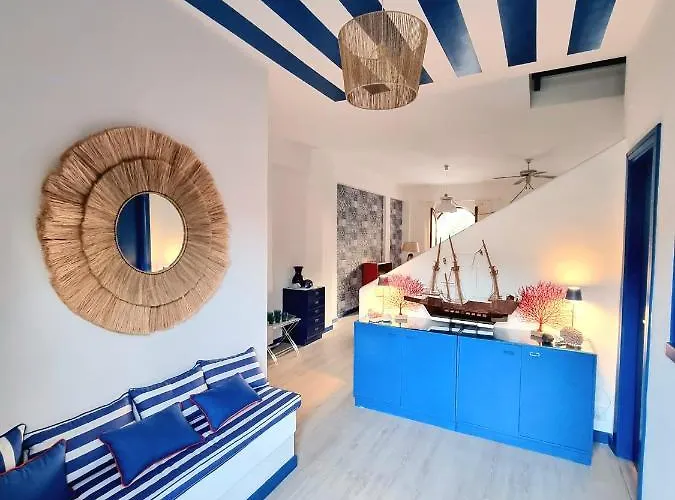 Vista Mare Su Tre Piani Con Giardino Casa de Férias *