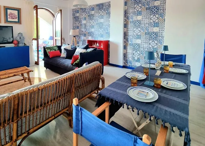 Vista Mare Su Tre Piani Con Giardino Casa de Férias Falerna