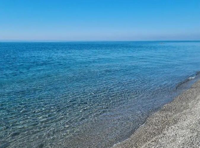 Casa de Férias Vista Mare Su Tre Piani Con Giardino Falerna