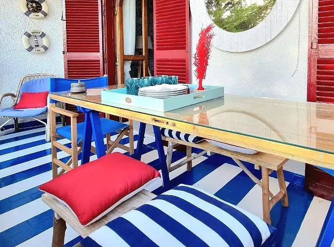 Vista Mare Su Tre Piani Con Giardino Casa de Férias