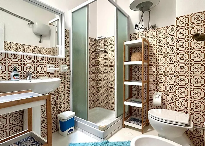 Vista Mare Su Tre Piani Con Giardino Casa de Férias Falerna